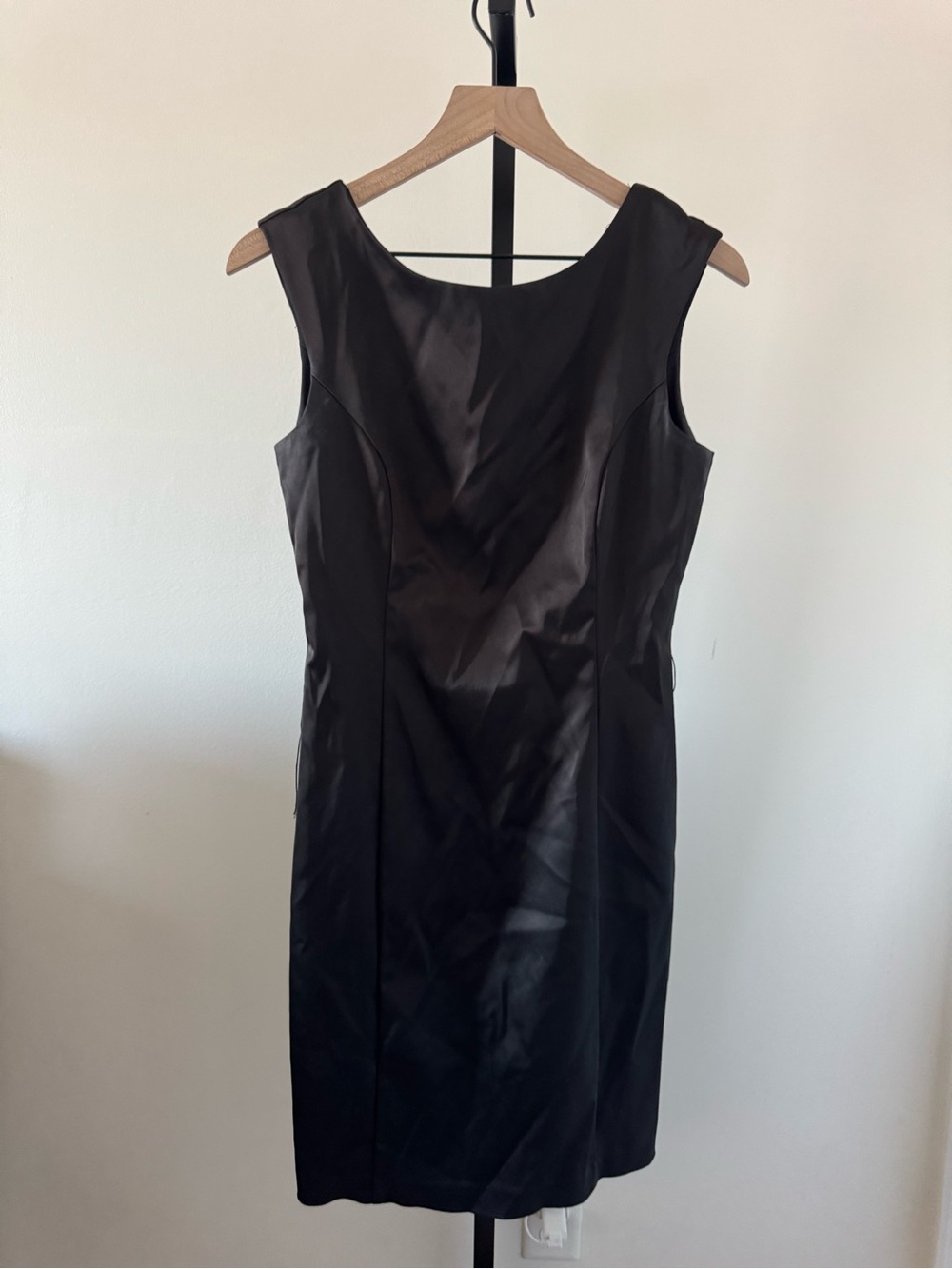 Classic Frank Lyman Design Black Sleeveless Sheath Dress